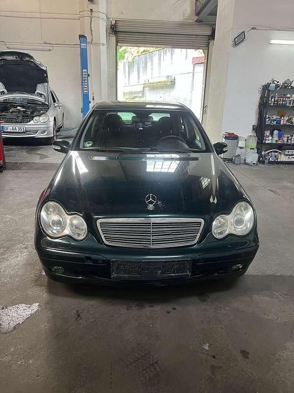 Gebraucht Mercedes C320 Classic 218 PS (160 kW) 2003 Grün Limousine