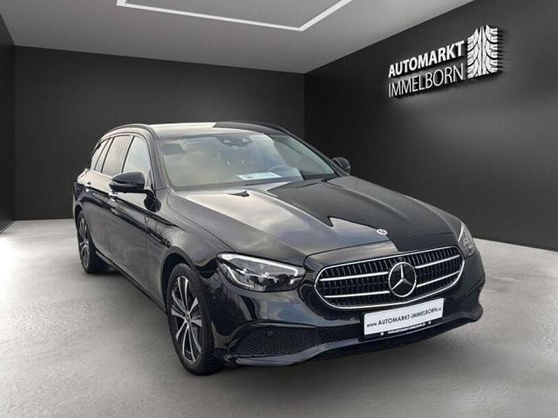 Gebraucht Mercedes E300 Night 320 PS (235 kW) 2022 Schwarz Limousine