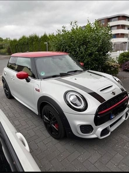 Weiß Gebraucht 2021 Mini John Cooper Works Kleinwagen | 26.500 € (Guter Preis) - Bild 1/4