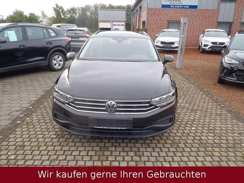 Gebraucht VW Passat Conceptline 150 PS (110 kW) 2022 Schwarz Kombi