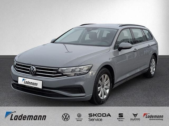 Gebraucht VW Passat 150 PS (110 kW) 2023 Mondsteingrau Kombi