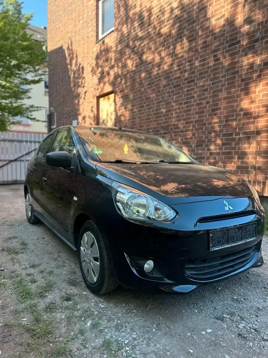 Gebraucht Mitsubishi Space Star 75 PS (55 kW) 2013 Schwarz Van / Kleinbus