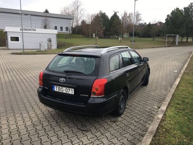 Schwarz Gebraucht 2005 Toyota Avensis Sol Kombi | 1.699 € (Superpreis) - Bild 1/4