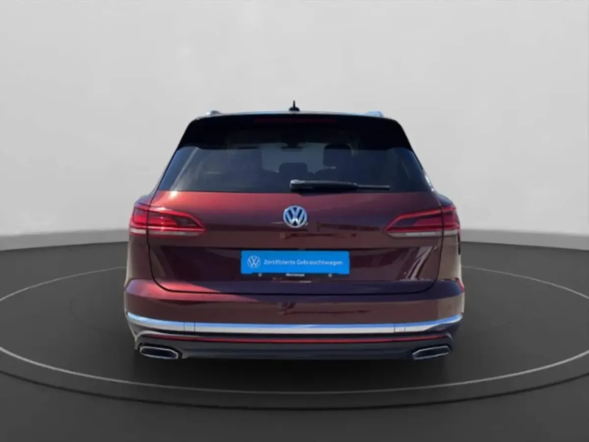 Gebraucht VW Touareg Basis 231 PS (169 kW) 2019 Rot SUV