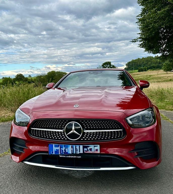 Rot Gebraucht 2021 Mercedes E220 Cabrio | 45.500 € (Etwas zu teuer) - Bild 1/4