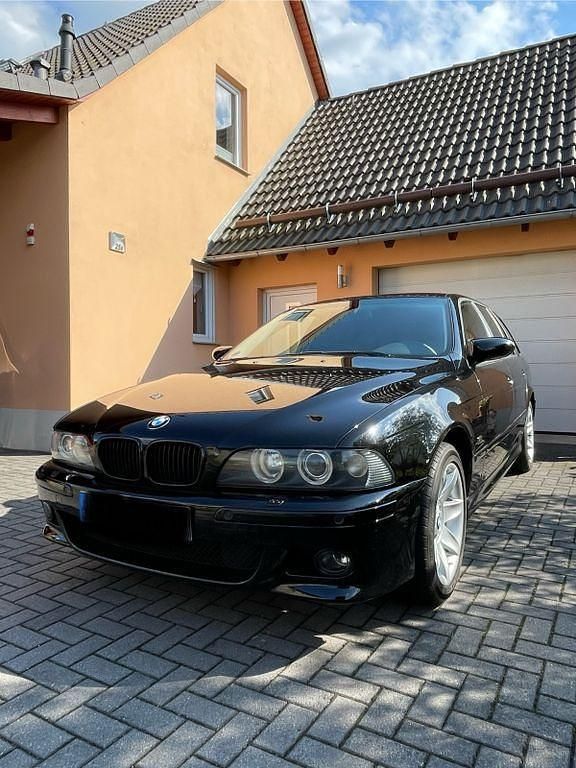 Schwarz Gebraucht 2002 BMW 525 M Sport Kombi | 7.990 € - Bild 1/4