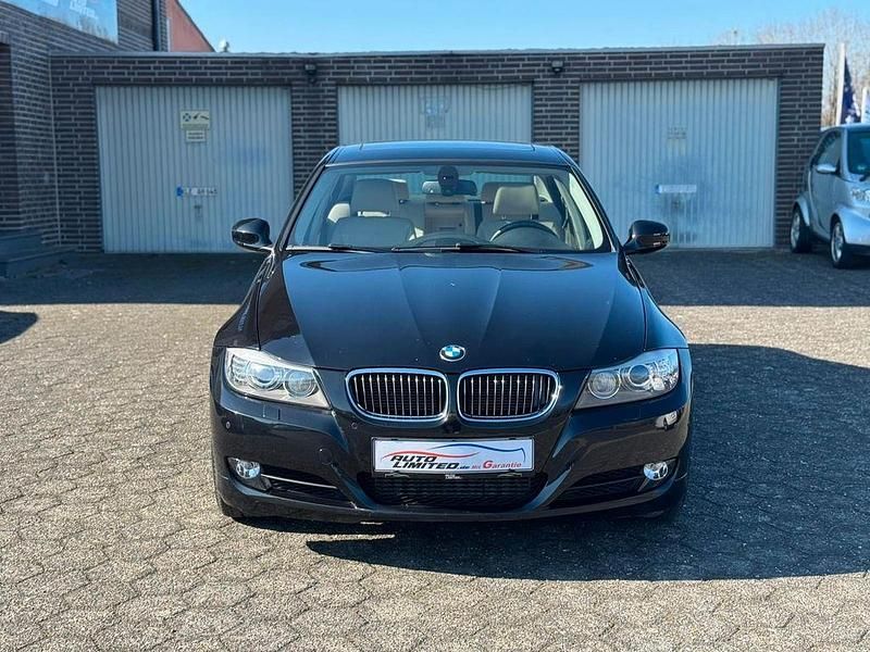 Gebraucht BMW 330 Sport Line 245 PS (180 kW) 2011 Schwarz Limousine