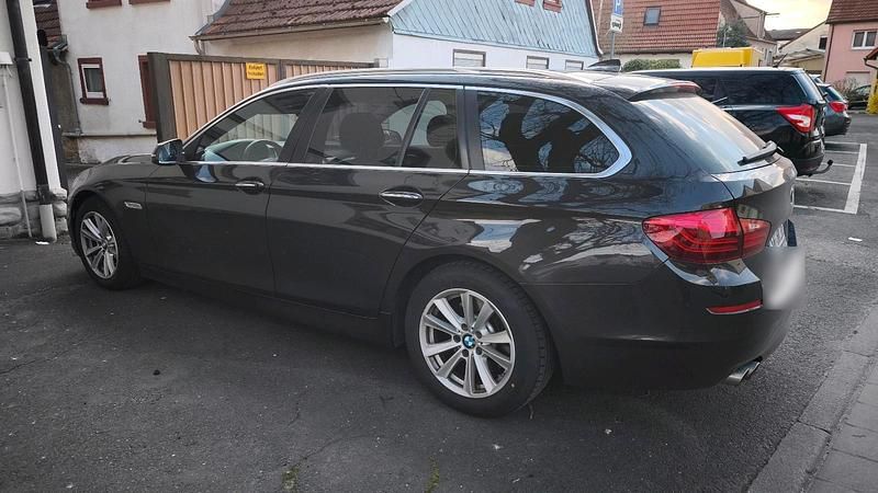 Gebraucht BMW 520 190 PS (139 kW) 2015 Braun Kombi