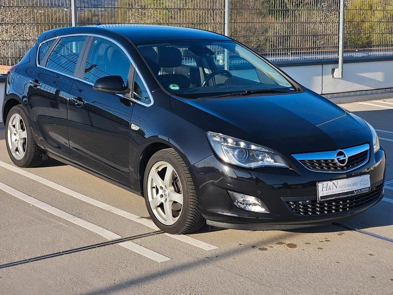 Gebraucht Opel Astra Cosmo 116 PS (85 kW) 2009 Schwarz Kleinwagen