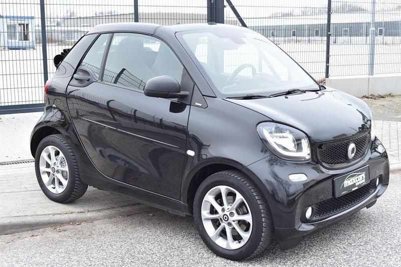 Gebraucht Smart ForTwo Cabrio 90 PS (66 kW) 2017 Schwarz Cabrio