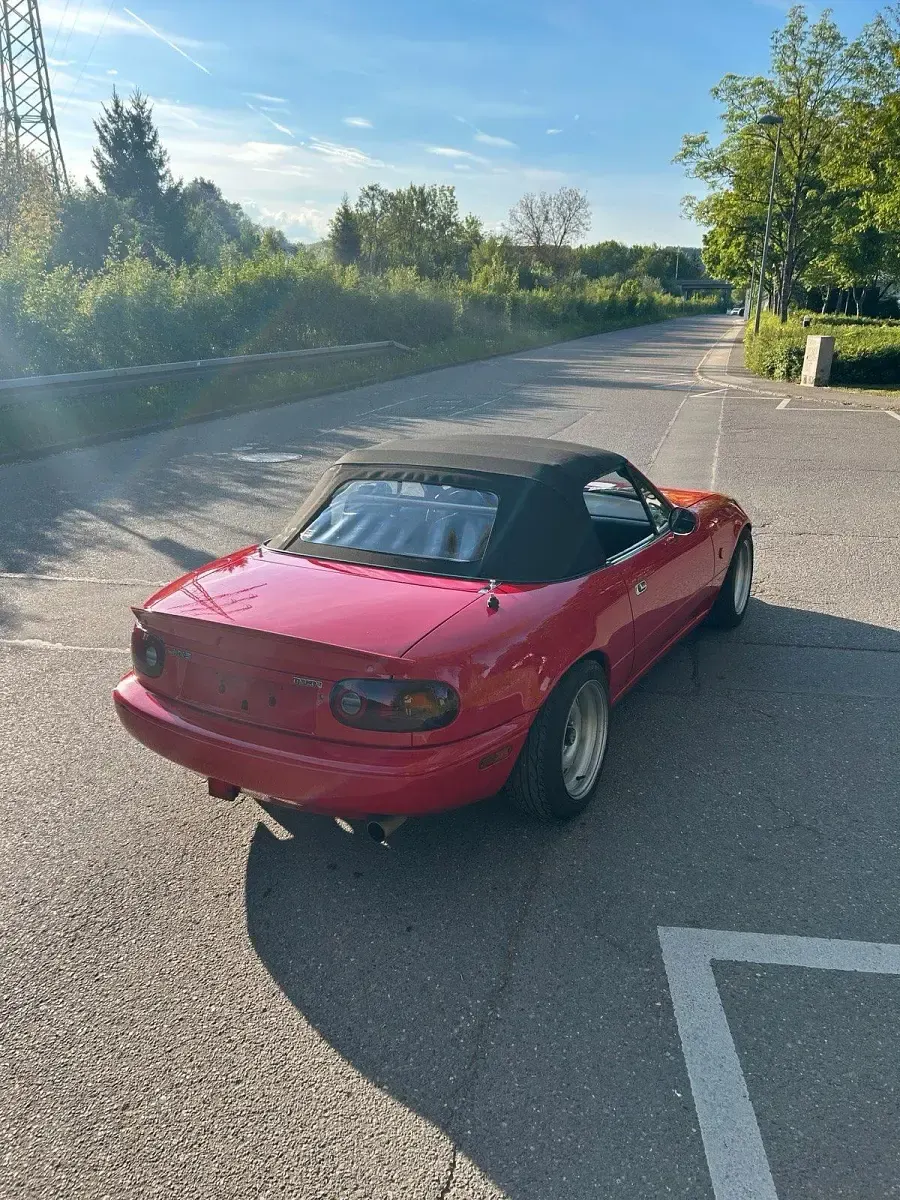 Gebraucht Mazda MX5 115 PS (84 kW) 1990 Rot Cabrio