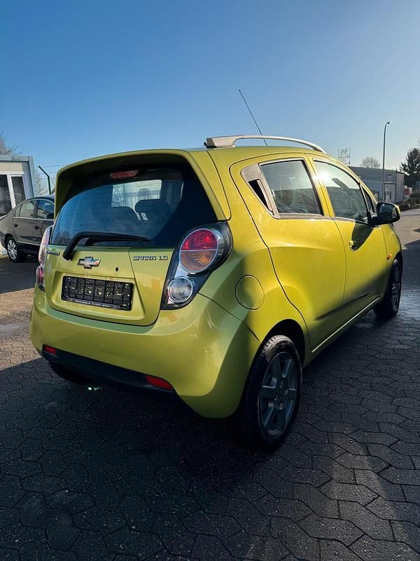 Gebraucht Chevrolet Spark 60 PS (44 kW) 2010 Grün Kleinwagen