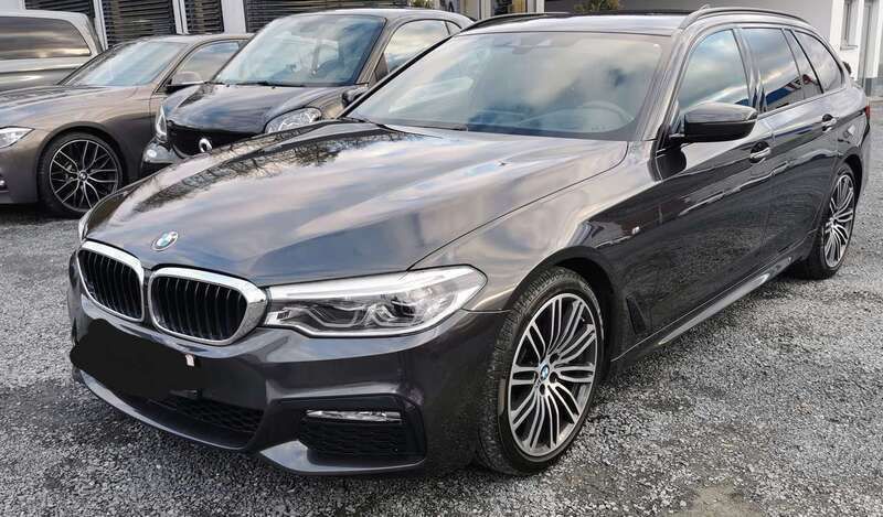 Grau Gebraucht 2018 BMW 530 M Sport Kombi | 26.700 € - Bild 1/4
