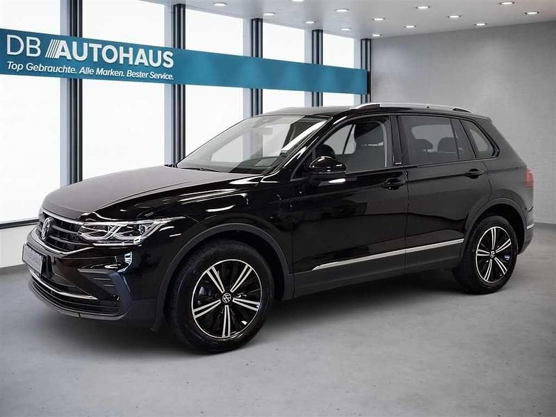 Schwarz Gebraucht 2023 VW Tiguan Active SUV | 31.360 € (Fairer Preis) - Bild 1/4
