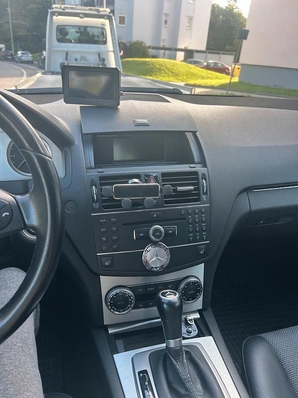 Gebraucht Mercedes C220 Avantgarde 170 PS (125 kW) 2009 Blau Kombi