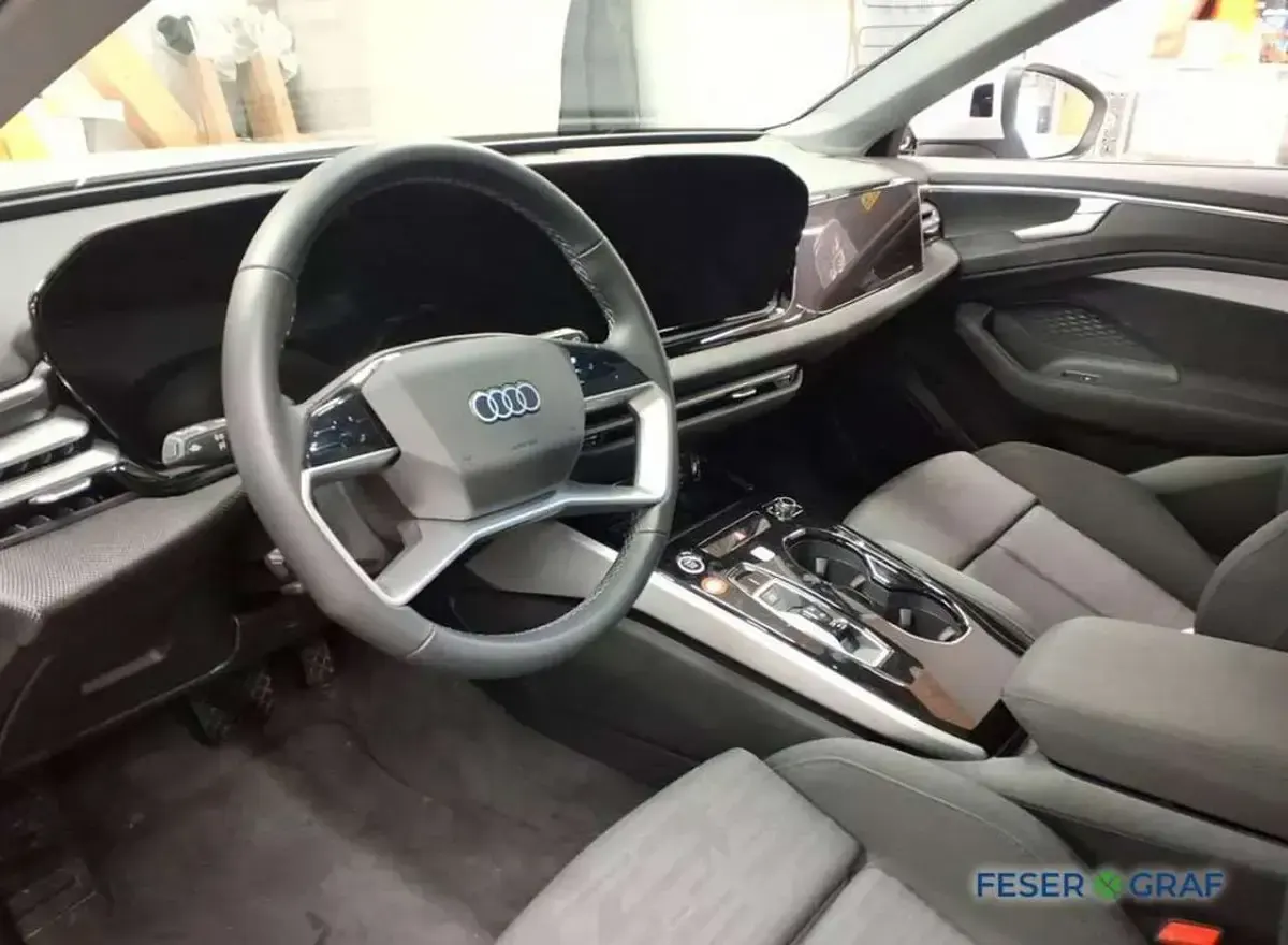 Gebraucht Audi A6 Sport 204 PS (150 kW) 2025 Gletscherweiß Kombi