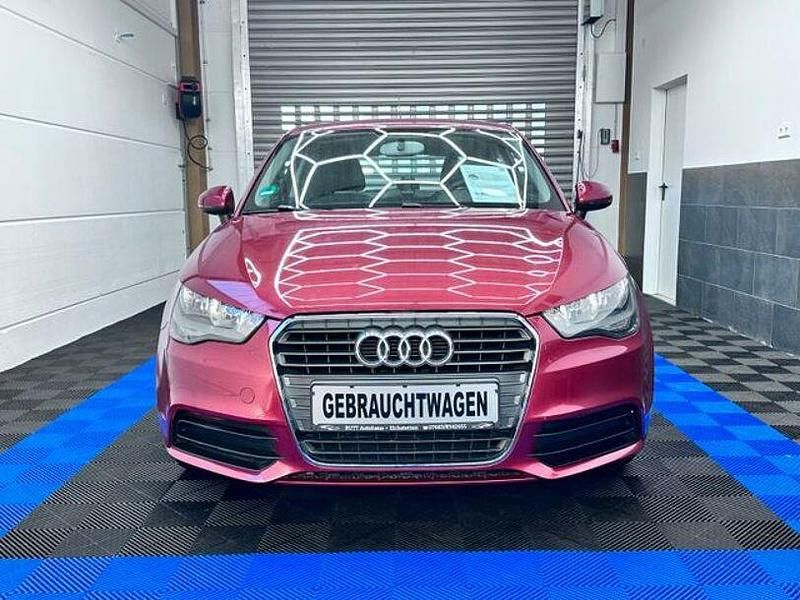 Gebraucht Audi A1 Attraction 86 PS (63 kW) 2012 Rot Kleinwagen