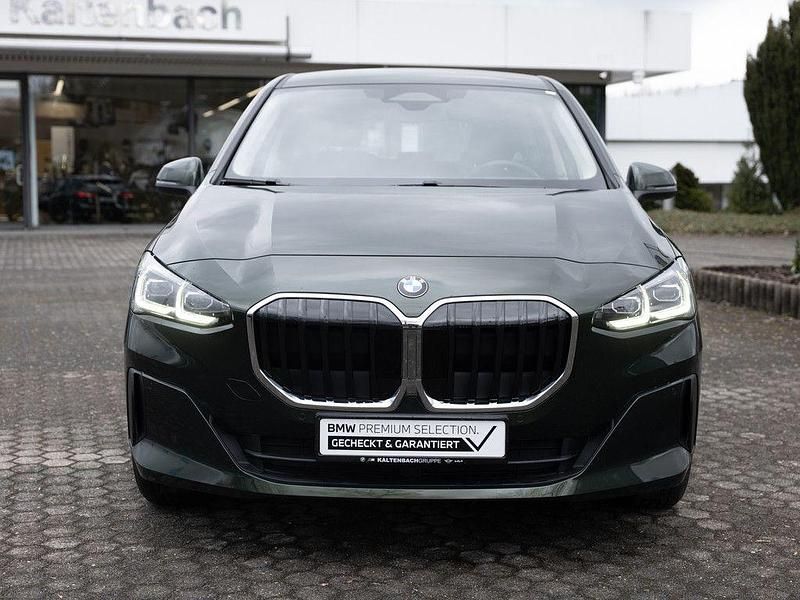 Gebraucht BMW 220 Active Tourer 170 PS (125 kW) 2025 Grün Van / Kleinbus
