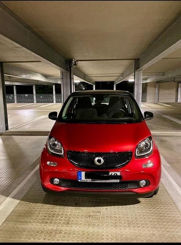 Rot Gebraucht 2016 Smart ForFour Passion Kleinwagen | 12.990 € (Fairer Preis) - Bild 1/4