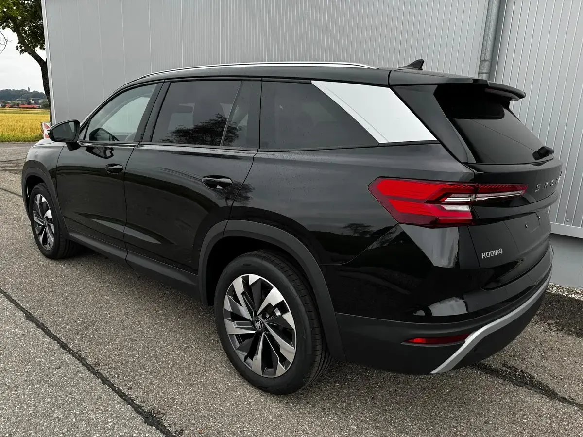 Neu Skoda Kodiaq Selection 193 PS (141 kW) 2026 Schwarzmagic perleffekt SUV