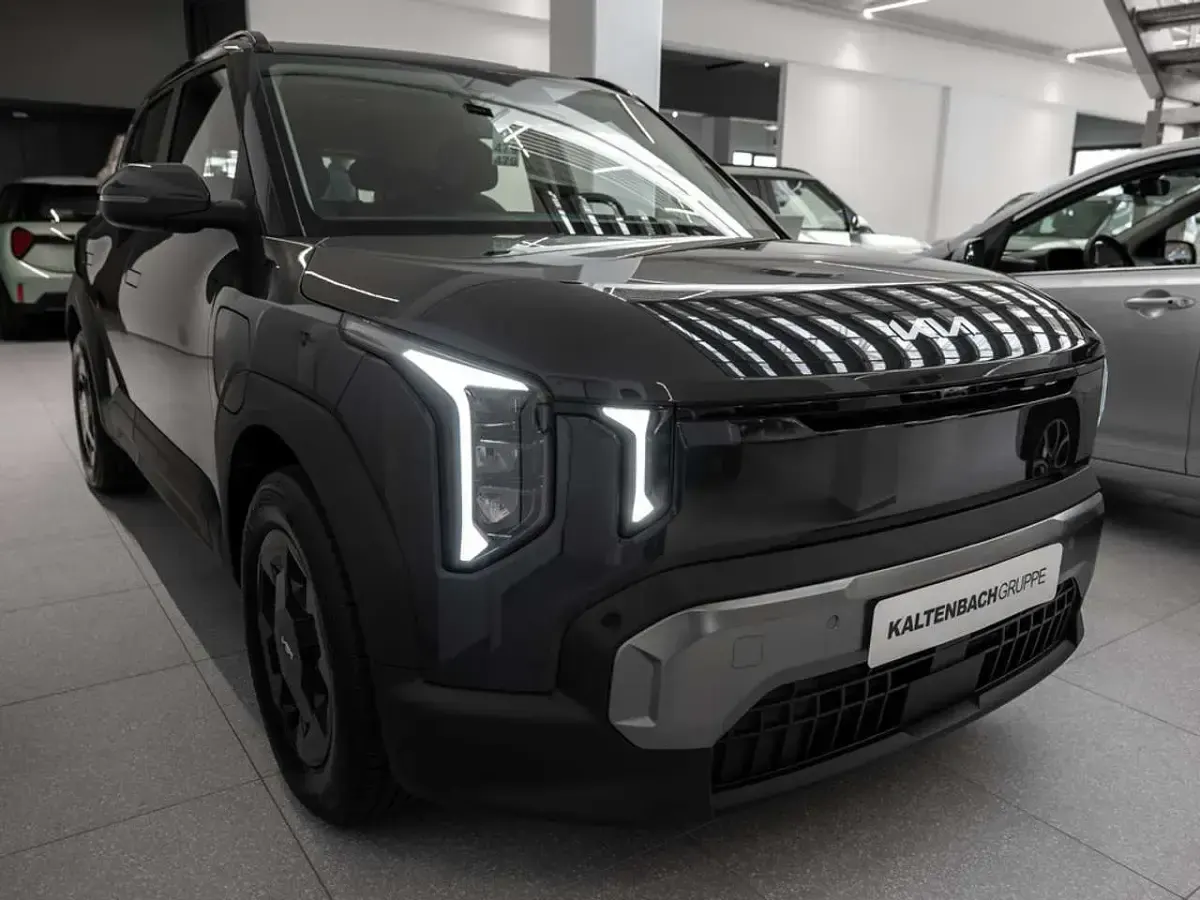 Neu Kia EV2 Air 150 kW (204 PS) 2026 Grau SUV