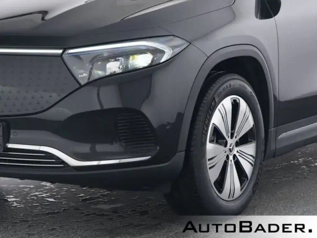 Gebraucht Mercedes EQA250 139 kW (190 PS) 2025 191 lack kosmosschwarz (metallic) SUV