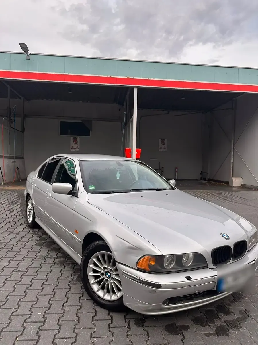 Gebraucht BMW 520 177 PS (130 kW) 2002 Silber Limousine