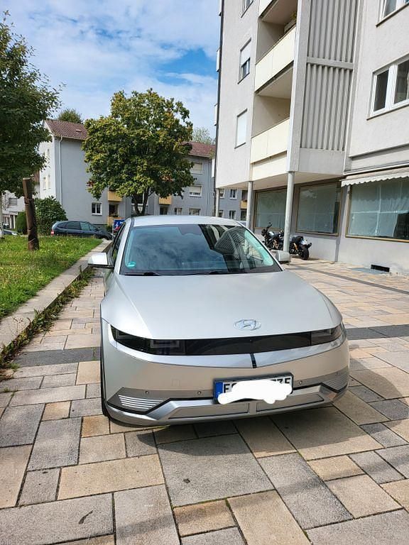 Grau Gebraucht 2021 Hyundai Ioniq 6 Limousine | 24.500 € - Bild 1/4