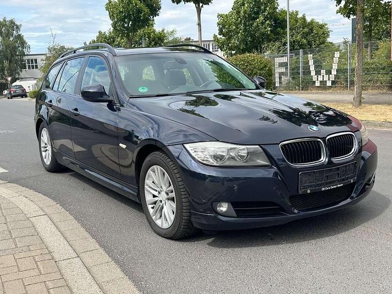 Blau Gebraucht 2010 BMW 320 Kombi | 4.990 € (Guter Preis) - Bild 1/4