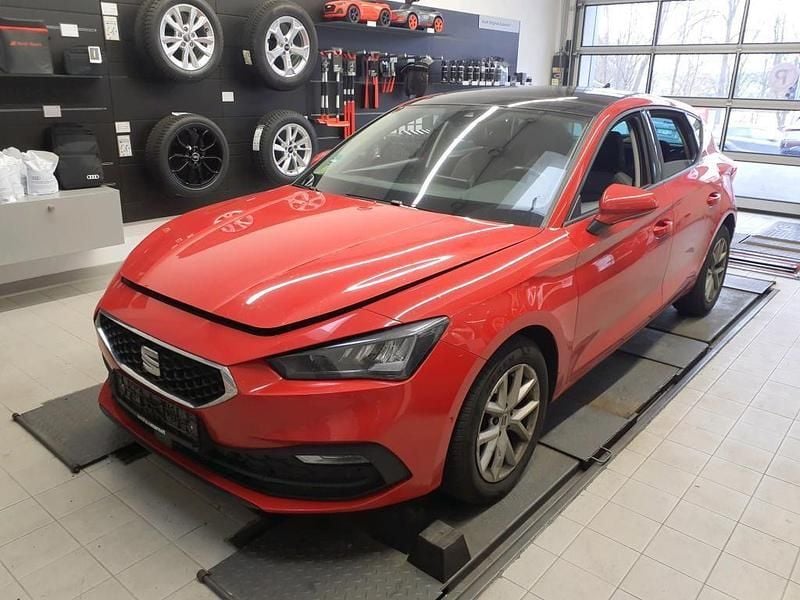 Gebraucht Seat Leon Style 116 PS (85 kW) 2021 Rot Limousine