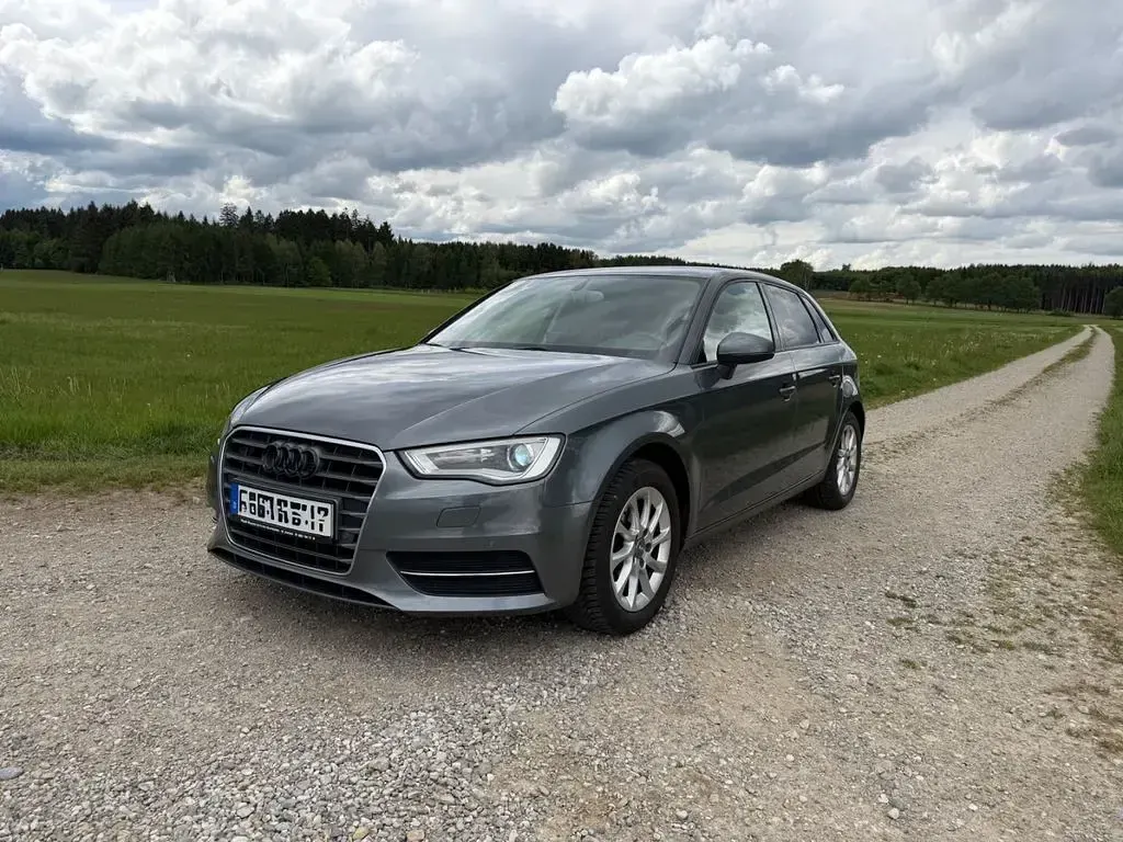 Gebraucht Audi A3 Ambiente 110 PS (80 kW) 2015 Grau Limousine