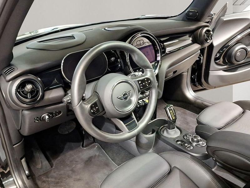 Gebraucht Mini Cooper SE 135 kW (184 PS) 2023 Schwarz Kleinwagen