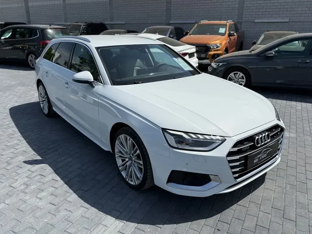 Gebraucht Audi A4 Advanced 204 PS (150 kW) 2022 Weiß Kombi