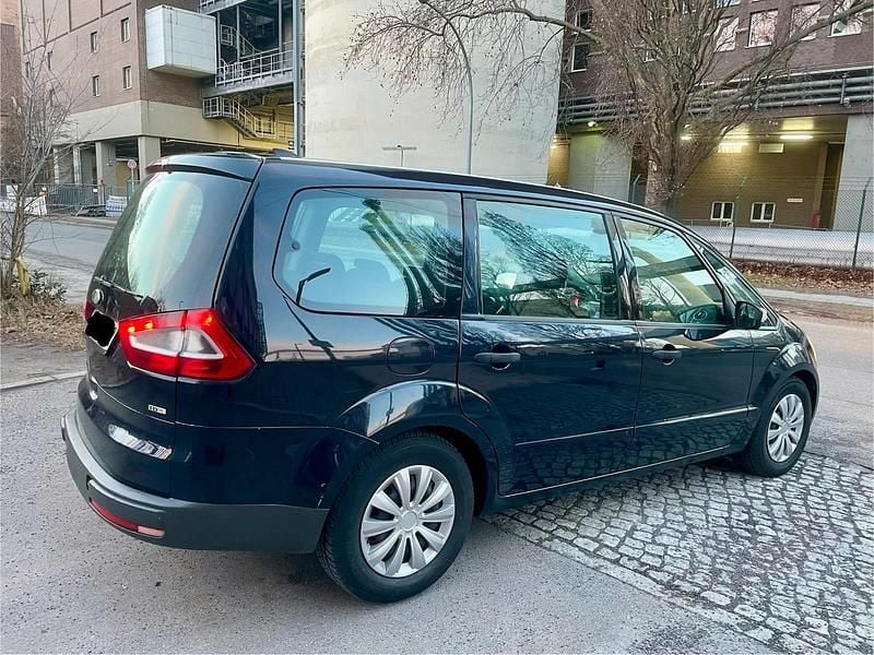 Gebraucht Ford Galaxy 140 PS (102 kW) 2008 Blau Van / Kleinbus