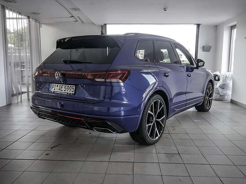 Gebraucht VW Touareg R-line 286 PS (210 kW) 2025 Lapiz blue SUV