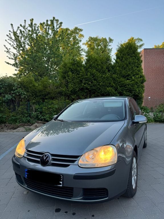 Grau Gebraucht 2004 VW Golf IV Comfortline Limousine | 4.150 € (Etwas zu teuer) - Bild 1/4