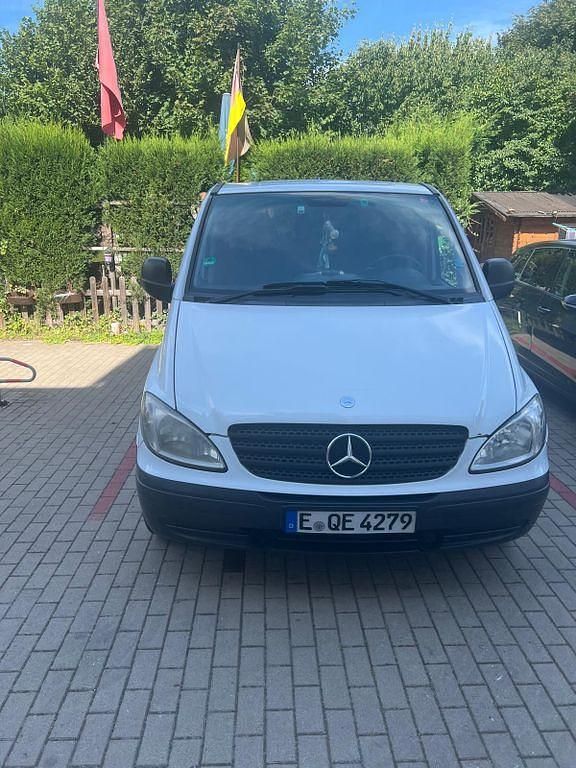 Weiß Gebraucht 2008 Mercedes Vito Van / Kleinbus | 5.700 € (Guter Preis) - Bild 1/4