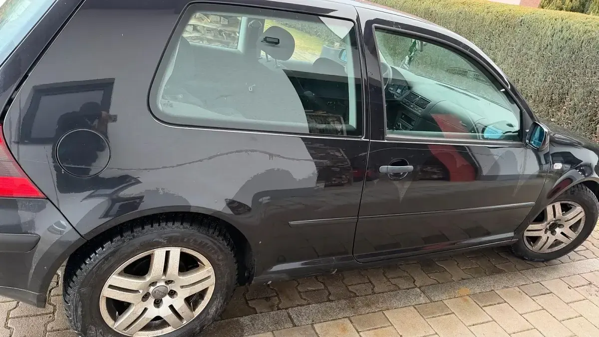 Gebraucht VW Golf IV 70 PS (51 kW) 2003 Schwarz Kleinwagen