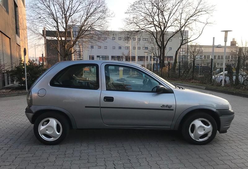 Gebraucht Opel Corsa 75 PS (55 kW) 1997 Silber Kleinwagen