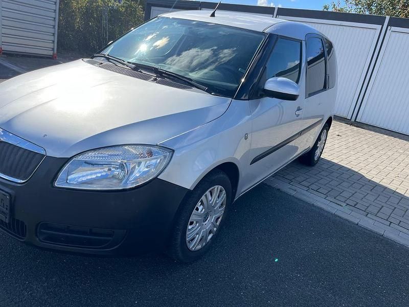 Silber Gebraucht 2008 Skoda Roomster Kombi | 2.999 € (Fairer Preis) - Bild 1/4