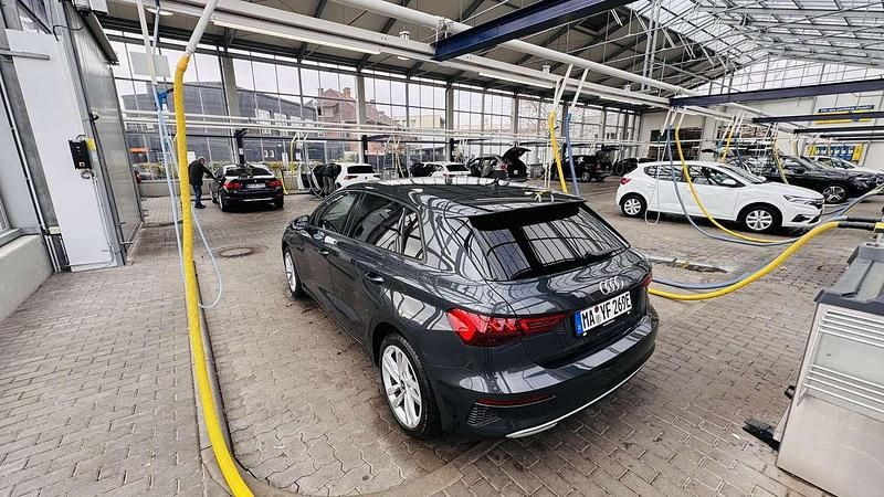 Gebraucht Audi A3 e-tron Advanced 150 PS (110 kW) 2020 Grau Kleinwagen