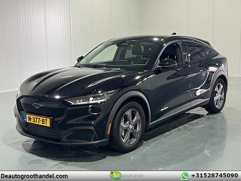 Schwarz Gebraucht 2021 Ford Mustang Mach-E SUV | 20.812 € (Superpreis) - Bild 1/4