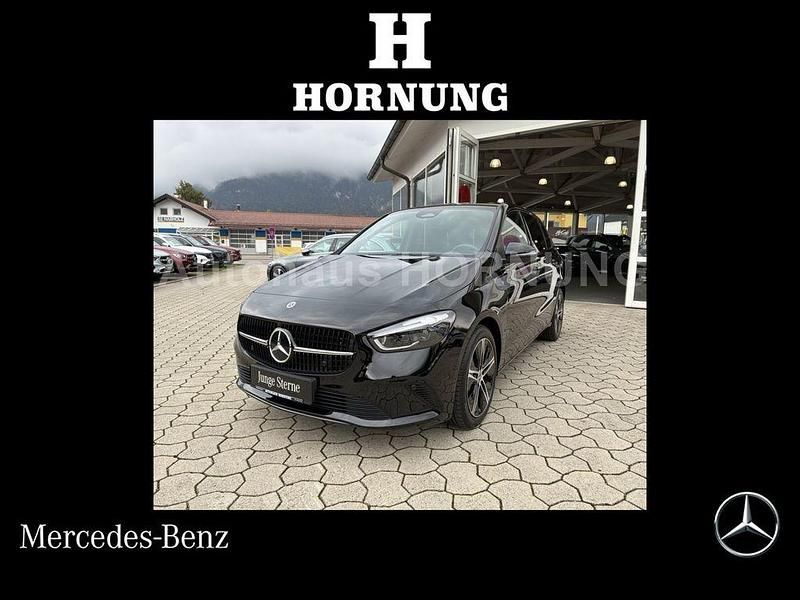 Unilack nachtschwarz Gebraucht 2024 Mercedes B200 Van / Kleinbus | 32.900 € (Fairer Preis) - Bild 1/3