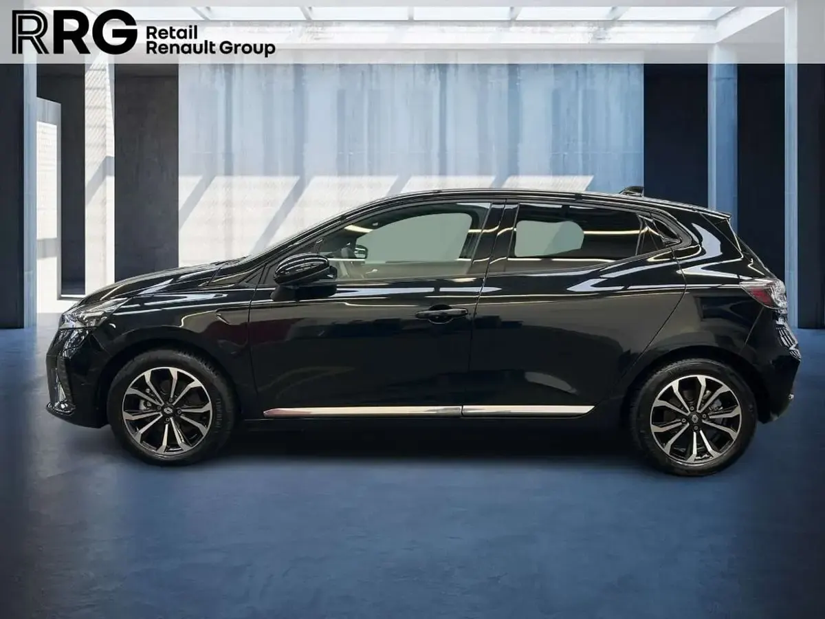 Używany Renault Clio V Techno 94 KM (69 kW) 2025 Czarny Sedan/Limuzyna