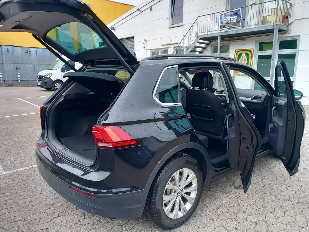 Gebraucht VW Tiguan Comfortline 150 PS (110 kW) 2018 Deep black perleffekt SUV