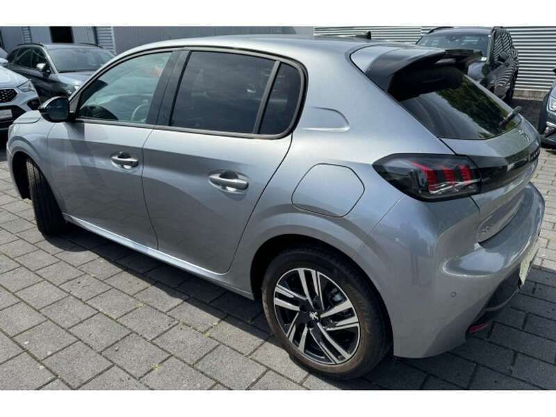 Gebraucht Peugeot 208 Allure 101 PS (74 kW) 2023 Silber Kleinwagen
