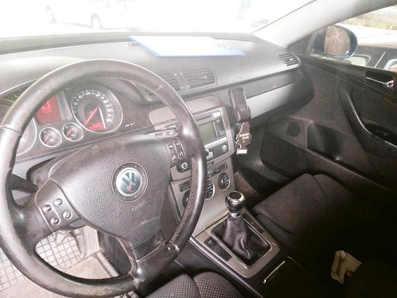 Blau Gebraucht 2007 VW Passat Kombi | 1.300 € (Superpreis) - Bild 1/4