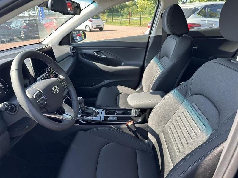 Neu Hyundai i30 Style 140 PS (102 kW) 2025 Schwarz Limousine