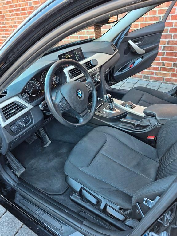 Gebraucht BMW 318 150 PS (110 kW) 2016 Schwarz Kombi