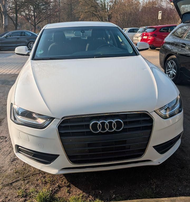 Gebraucht Audi A4 S-Line 120 PS (88 kW) 2014 Weiß Limousine